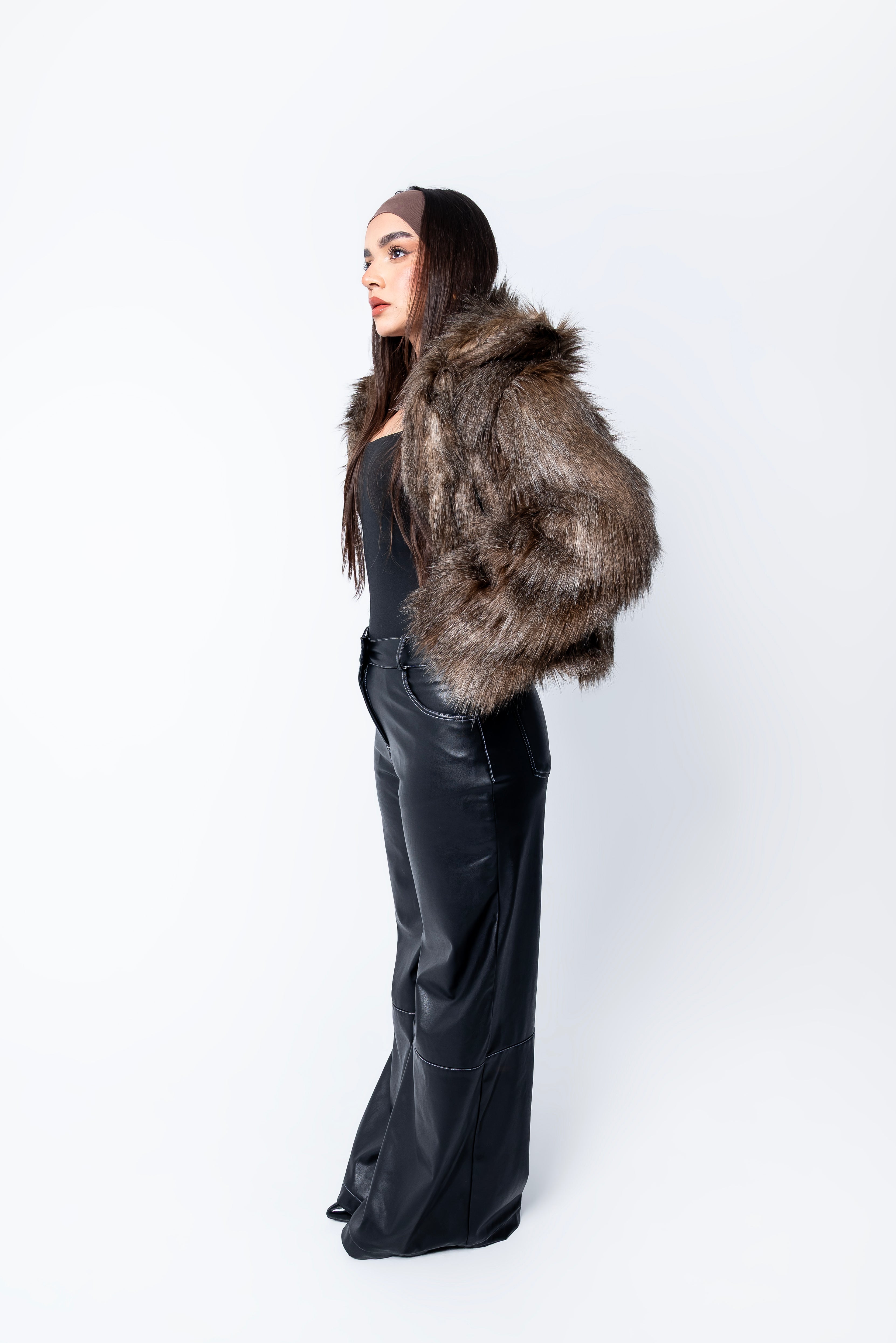 Elegant fur jacket in brown
